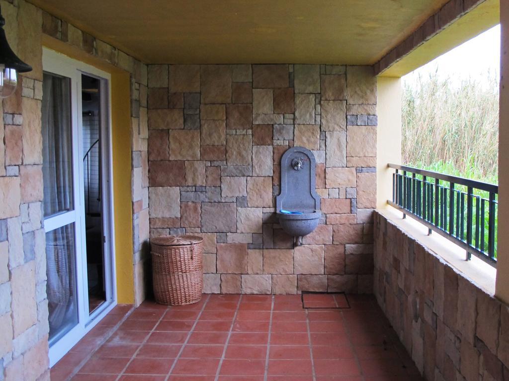 Bisbis House Guest House Порто Мониз Екстериор снимка