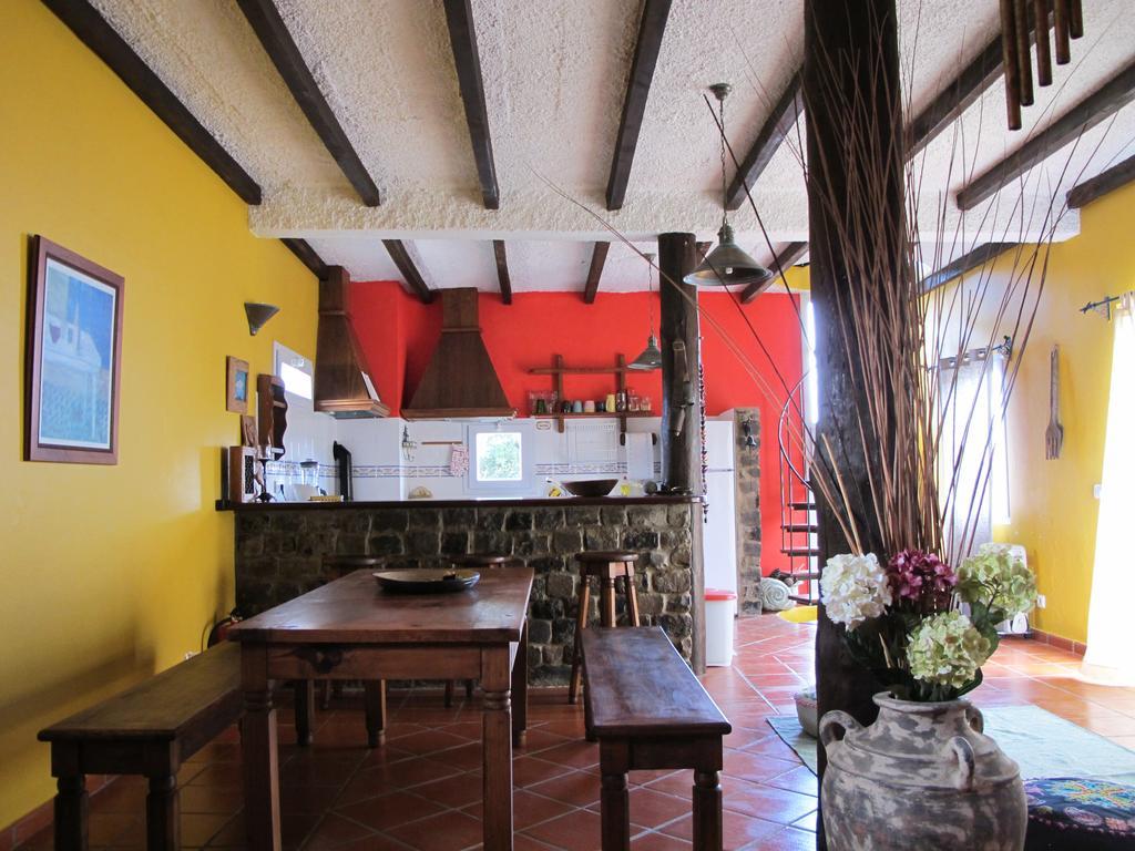 Bisbis House Guest House Порто Мониз Екстериор снимка