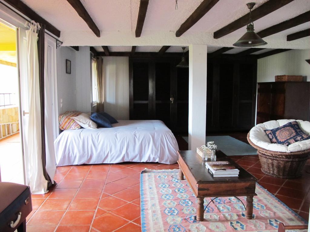 Bisbis House Guest House Порто Мониз Екстериор снимка