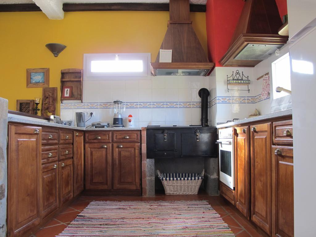 Bisbis House Guest House Порто Мониз Екстериор снимка