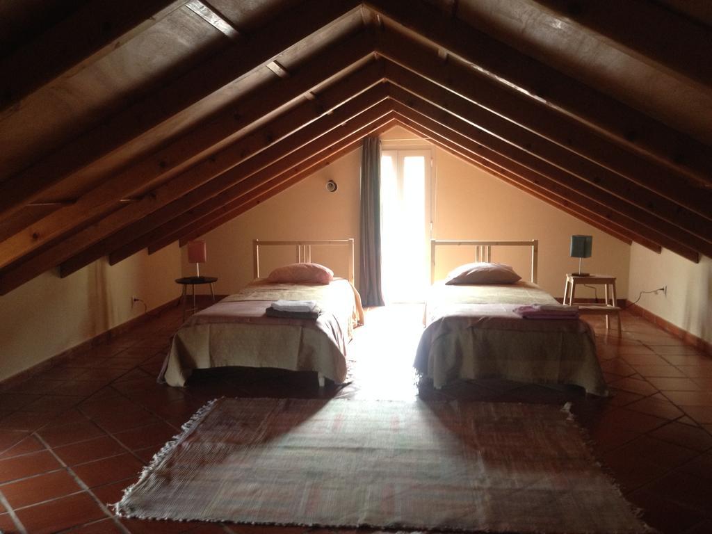 Bisbis House Guest House Порто Мониз Екстериор снимка